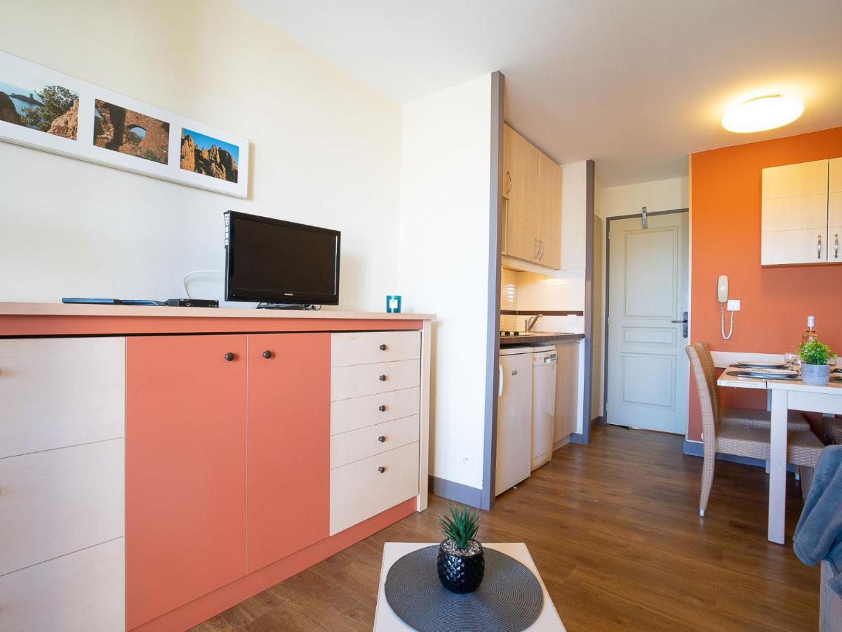 Apartment Village Cap Esterel - L'Esquinade-32 By Interhome Saint-Raphael  Bagian luar foto